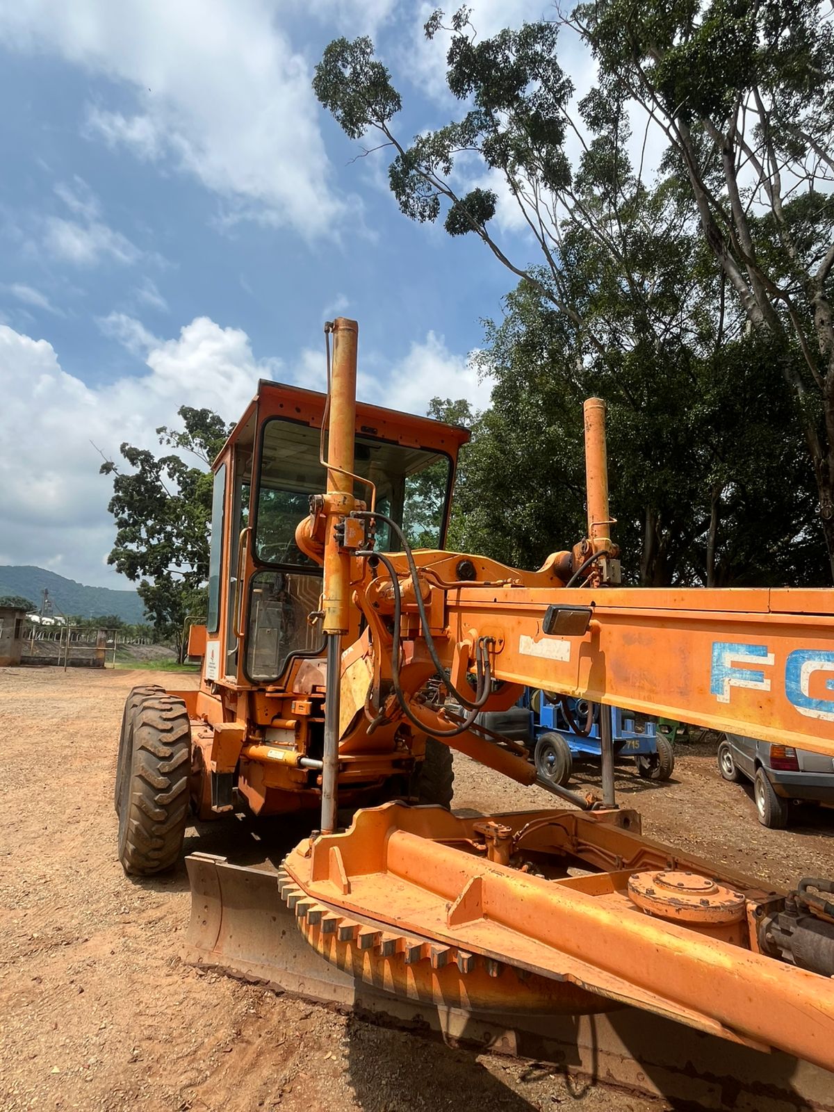 Motoniveladora Fiatallis FG140 – Ano 2002