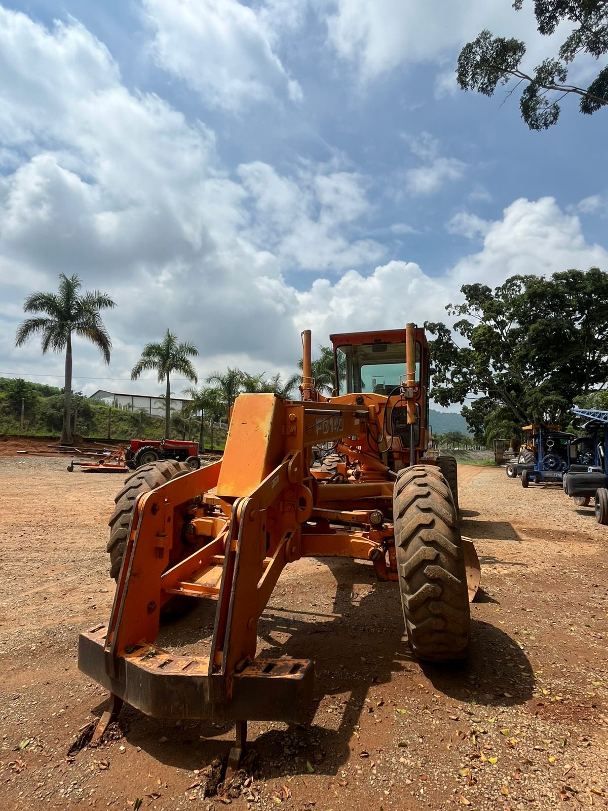 Motoniveladora Fiatallis FG140 – Ano 2002