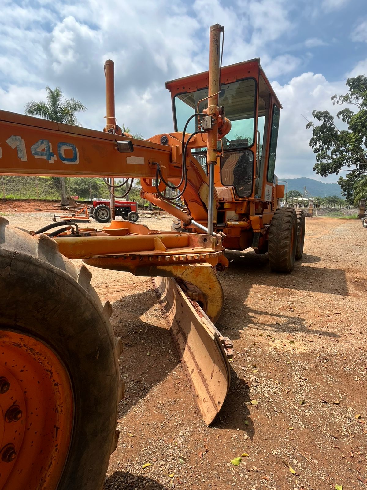 Motoniveladora Fiatallis FG140 – Ano 2002